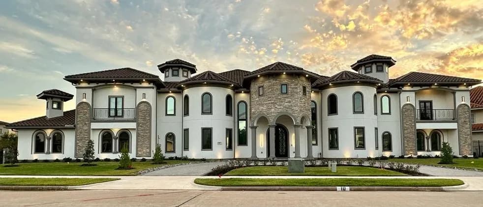 High-End Luxury Home
