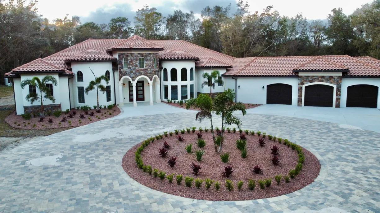 Julie Residence - Image 2