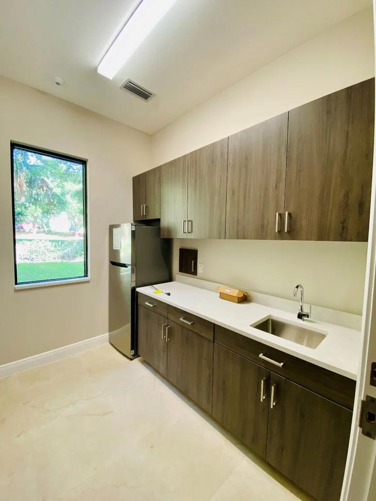 Medical Office - Image 6